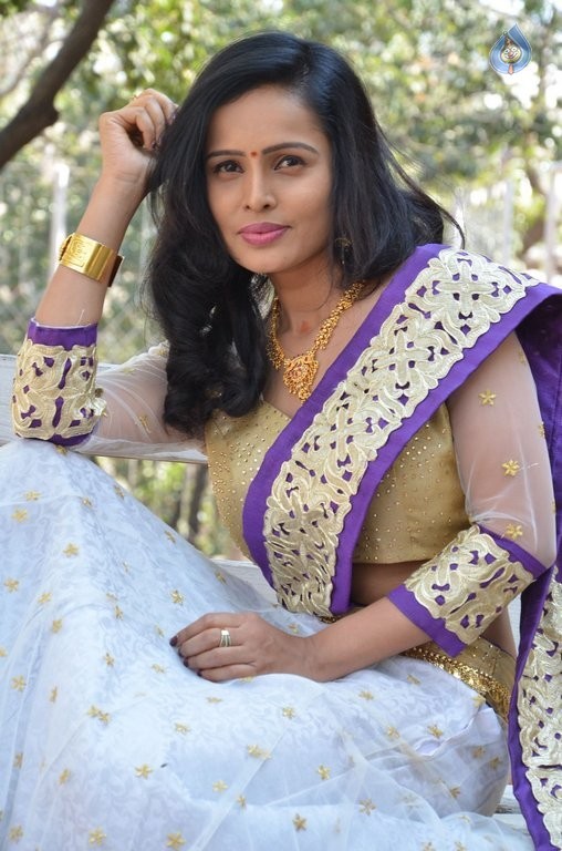 Hashika Dutt New Pics - 8 / 42 photos