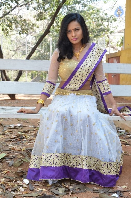 Hashika Dutt New Pics - 11 / 42 photos