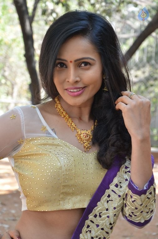 Hashika Dutt New Pics - 21 / 42 photos