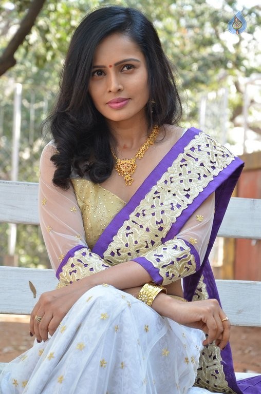 Hashika Dutt New Pics - 22 / 42 photos