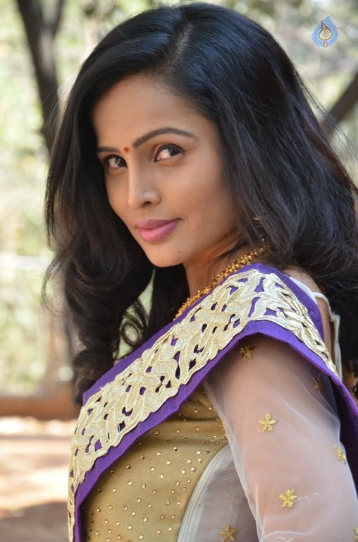Hashika Dutt New Pics - 39 / 42 photos