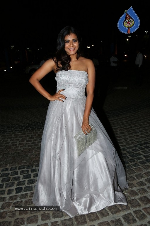 Hebah Patel Gallery - 7 / 26 photos