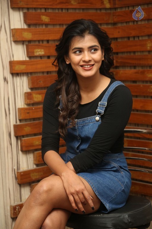Hebah Patel Interview Photos - 40 / 40 photos