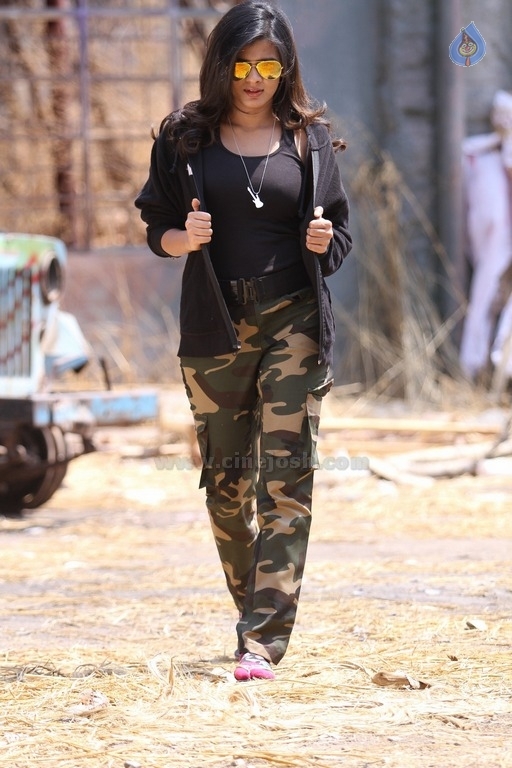 Hebah Patel Latest Gallery - 39 / 40 photos