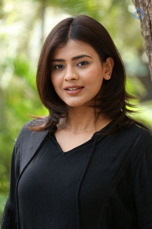 Hebah Patel Latest Gallery - 25 / 28 photos
