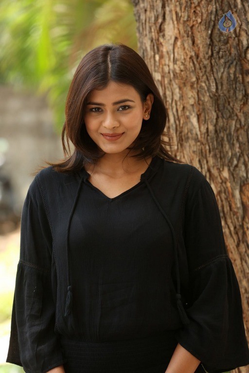 Hebah Patel Latest Gallery - 26 / 28 photos