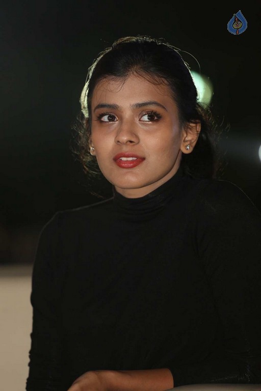 Hebah Patel Latest Images - 13 / 31 photos