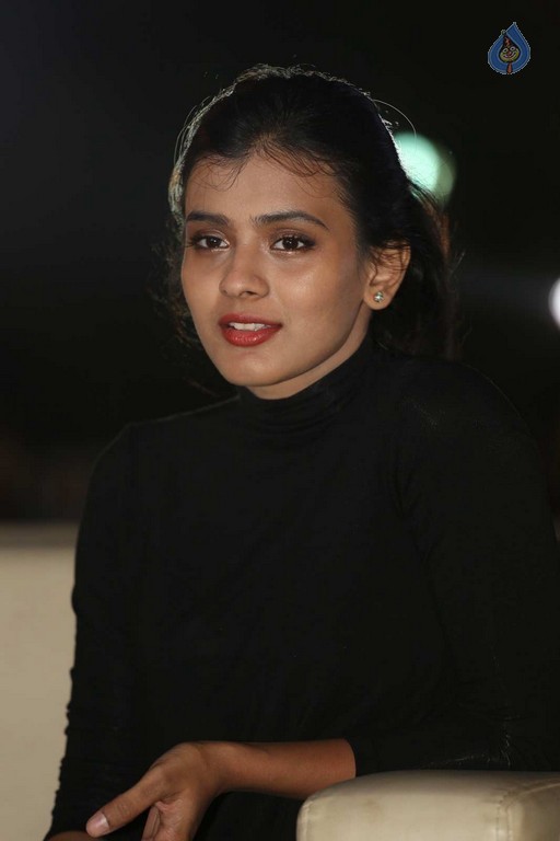 Hebah Patel Latest Images - 14 / 31 photos