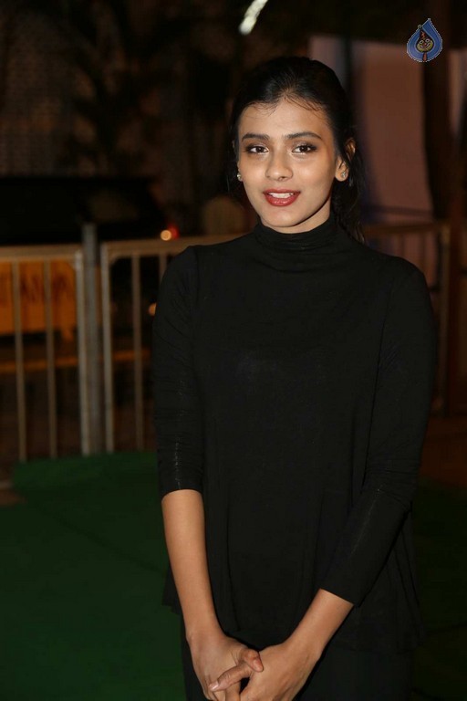 Hebah Patel Latest Images - 22 / 31 photos