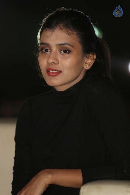 Hebah Patel Latest Images - 23 / 31 photos