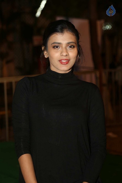 Hebah Patel Latest Images - 26 / 31 photos