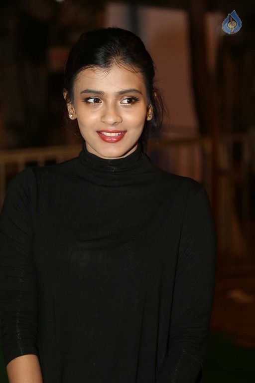 Hebah Patel Latest Images - 28 / 31 photos