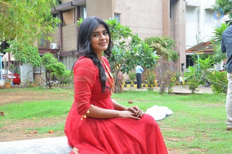 Hebah Patel Latest Photos - 4 / 20 photos