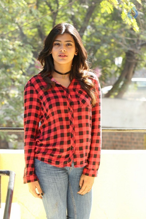 Hebah Patel Latest Photos - 22 / 42 photos