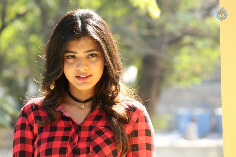 Hebah Patel Latest Photos - 25 / 42 photos