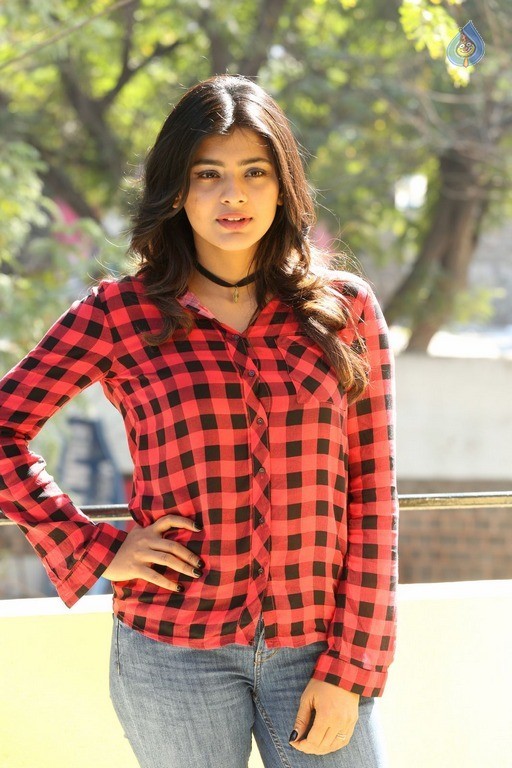 Hebah Patel Latest Photos - 32 / 42 photos
