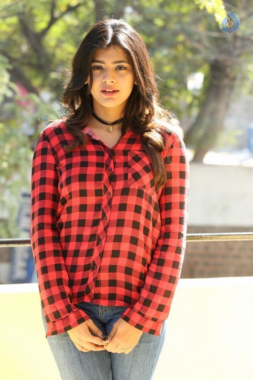 Hebah Patel Latest Photos - 33 / 42 photos