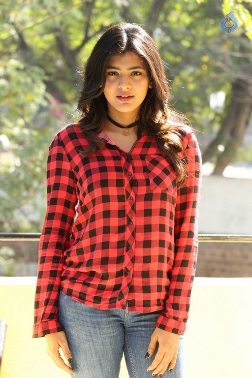 Hebah Patel Latest Photos - 34 / 42 photos
