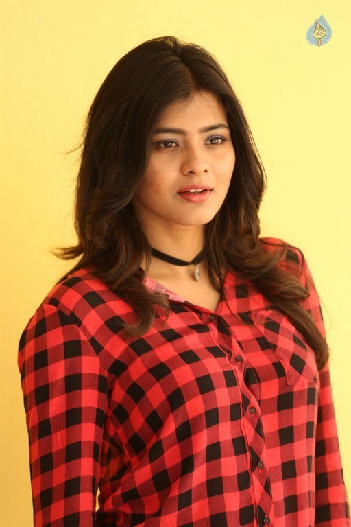Hebah Patel Latest Photos - 35 / 42 photos