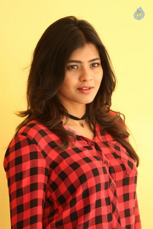 Hebah Patel Latest Photos - 38 / 42 photos