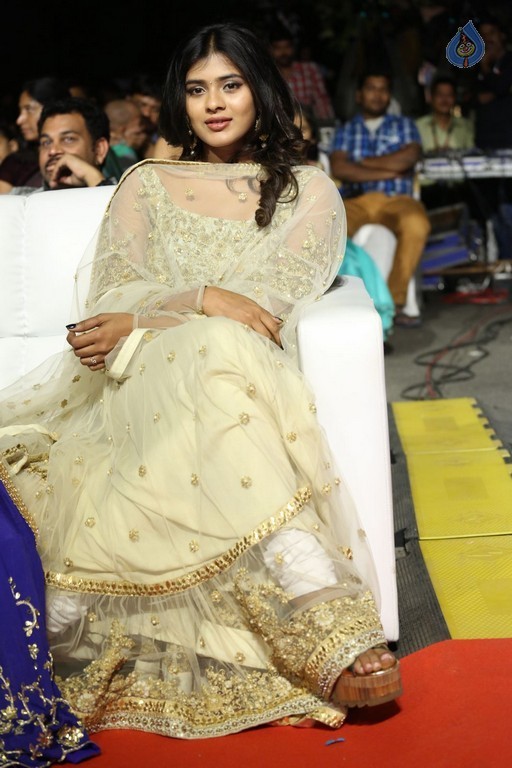 Hebah Patel Latest Pics - 24 / 30 photos