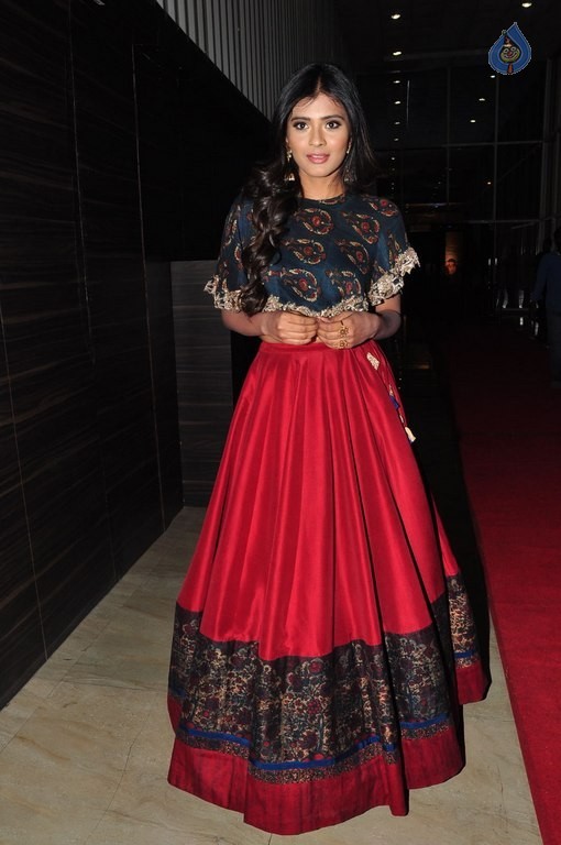 Hebah Patel Latest Pics - 39 / 42 photos