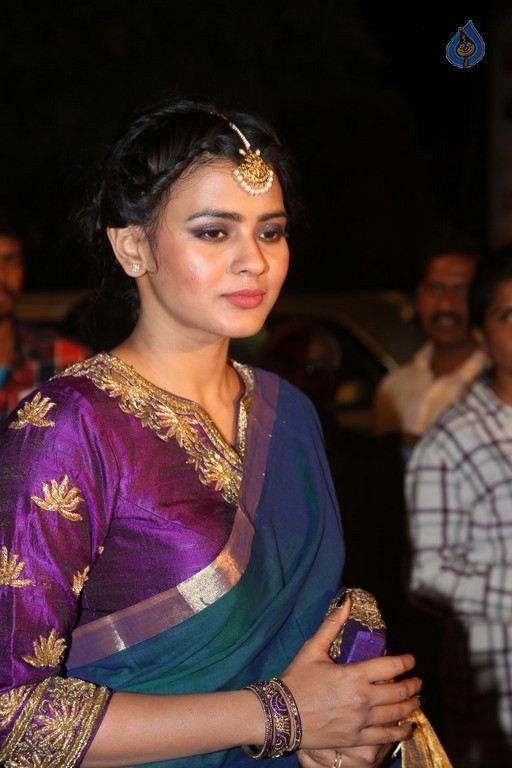 Hebah Patel Latest Stills - 24 / 38 photos