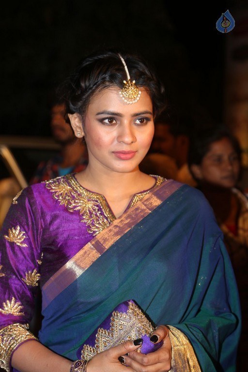 Hebah Patel Latest Stills - 28 / 38 photos