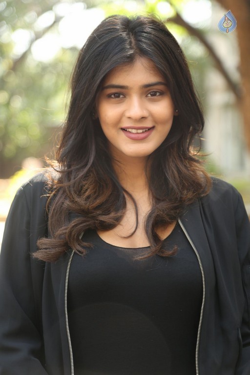 Hebah Patel New Gallery - 35 / 42 photos