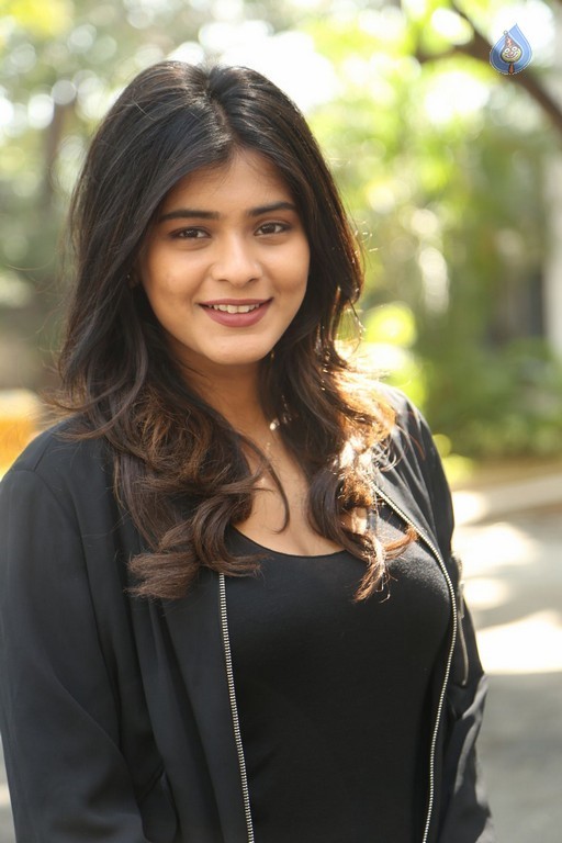 Hebah Patel New Gallery - 40 / 42 photos