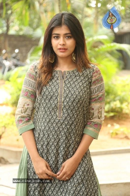 Hebah Patel New Photos - 1 / 30 photos