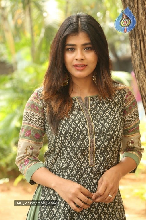 Hebah Patel New Photos - 29 / 30 photos
