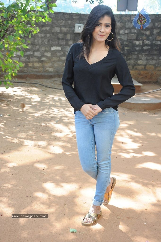 Hebah Patel New Stills - 119 / 120 photos