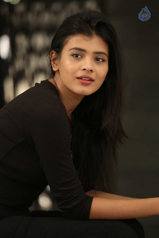 Hebha Patel New Images - 29 / 60 photos