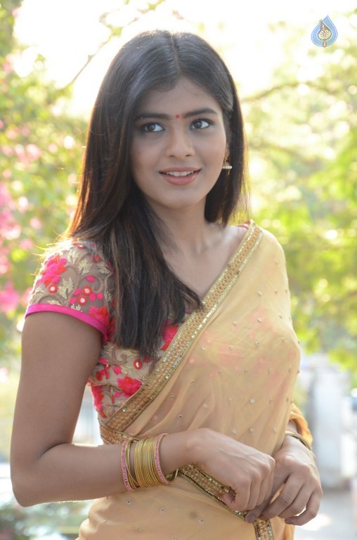 Hebah Patel Latest Gallery - 57 / 60 photos