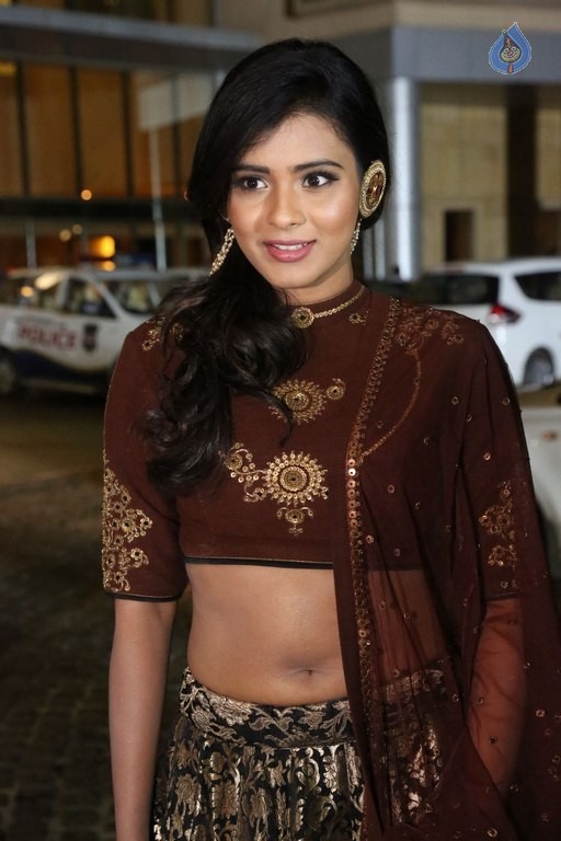 Heeba Patel New Photos - 15 / 33 photos
