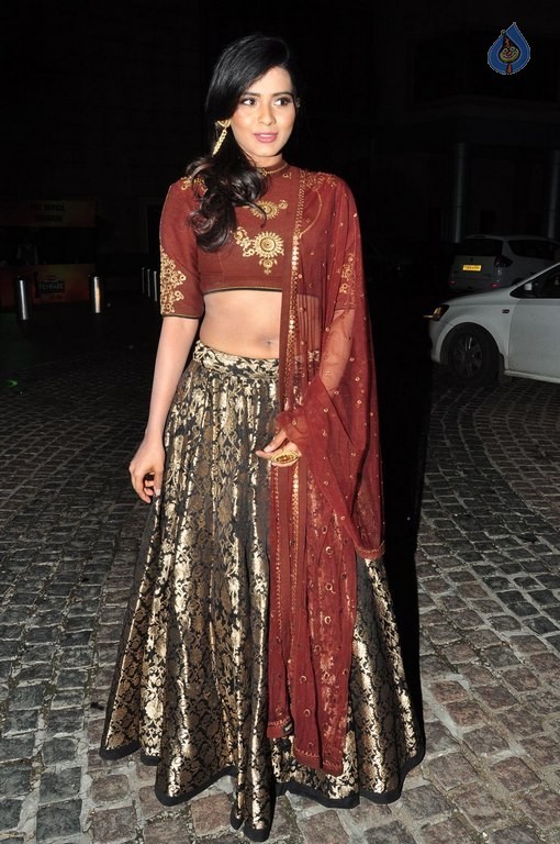 Heeba Patel New Photos - 19 / 33 photos