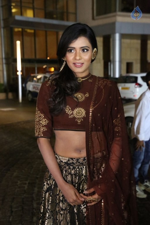 Heeba Patel New Photos - 29 / 33 photos
