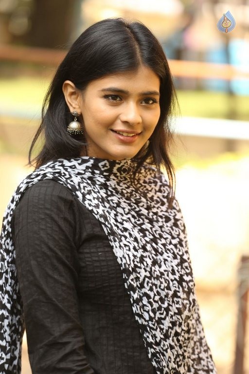 Heebah Patel New Photos - 15 / 30 photos