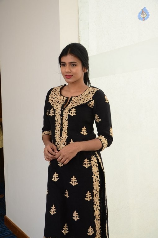 Heebah Patel New Pics - 36 / 36 photos