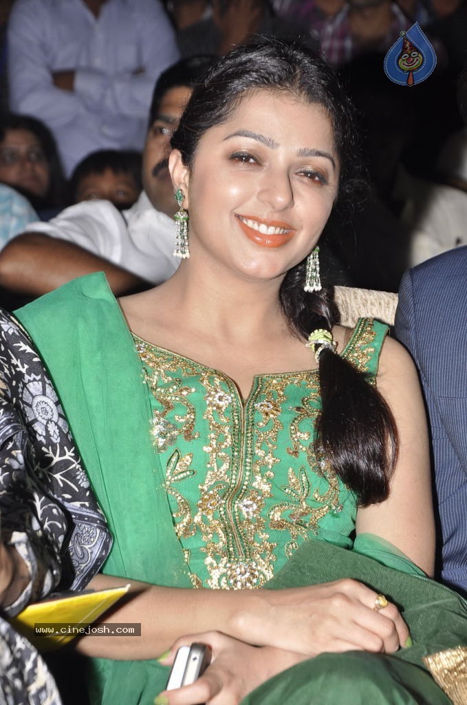 Heroines at Santosham Awards 2012 - 84 / 156 photos