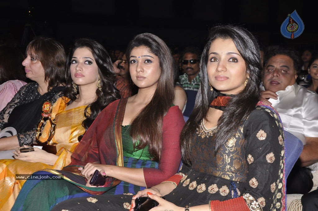 Heroines at Santosham Awards 2012 - 129 / 156 photos