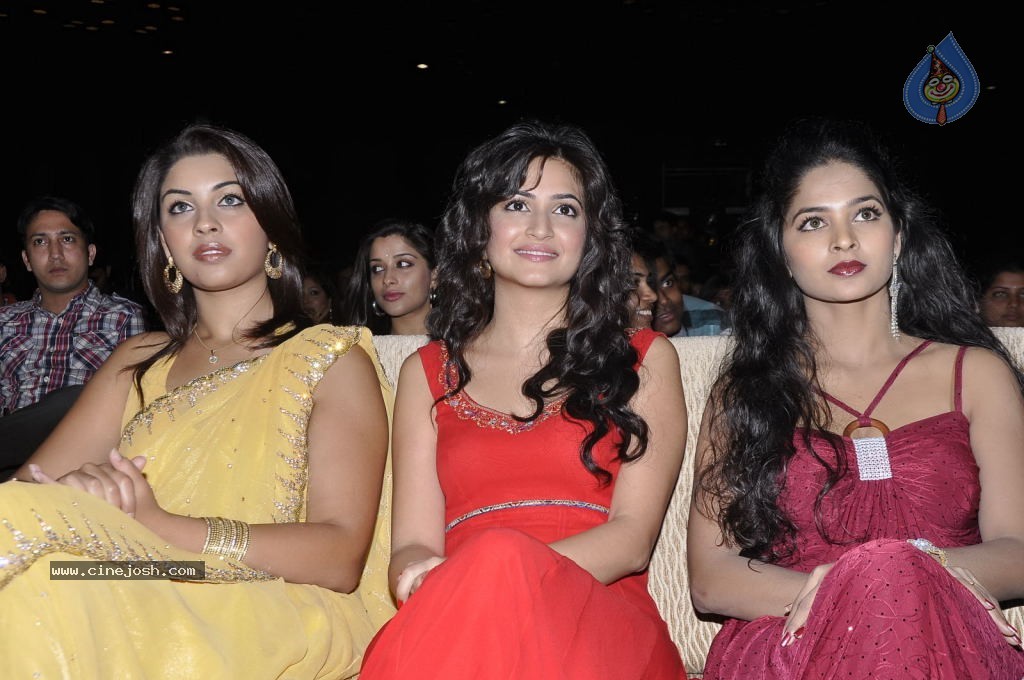 Heroines at Santosham Awards 2012 - 144 / 156 photos