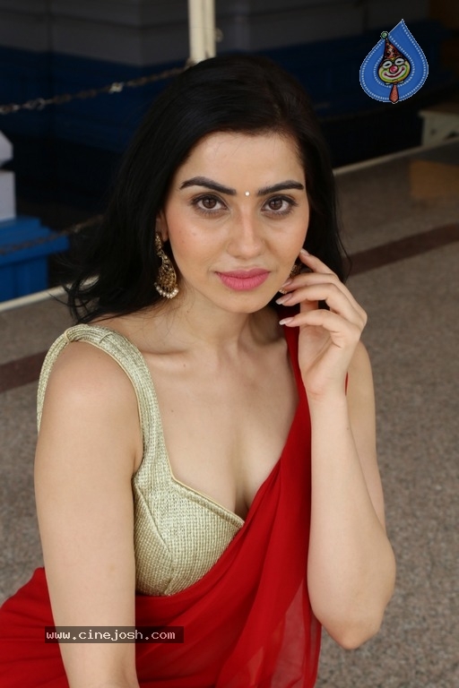 Hritiqa Chheber New Stills - 13 / 40 photos