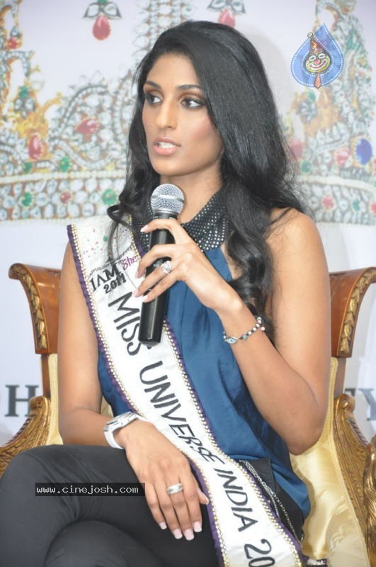 I AM SHE Miss Universe Vasuki Photos - 19 / 33 photos
