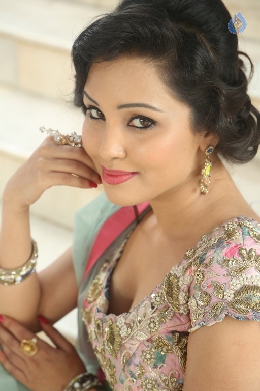 Ibra Khan New Photos - 29 / 35 photos