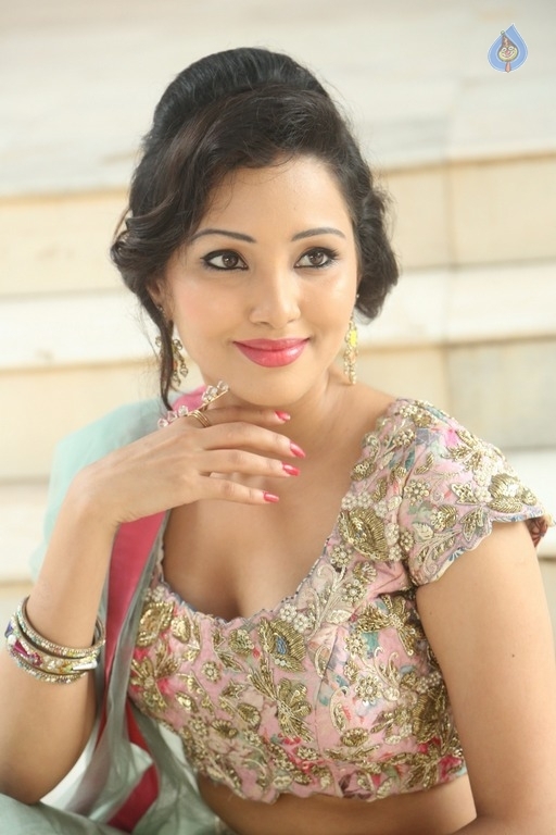 Ibra Khan New Photos - 31 / 35 photos