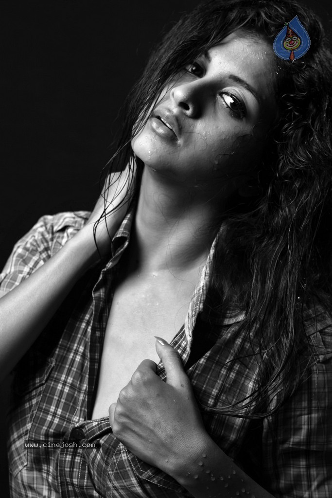 Ice Cream 2 Fame Naveena Stills - 7 / 22 photos
