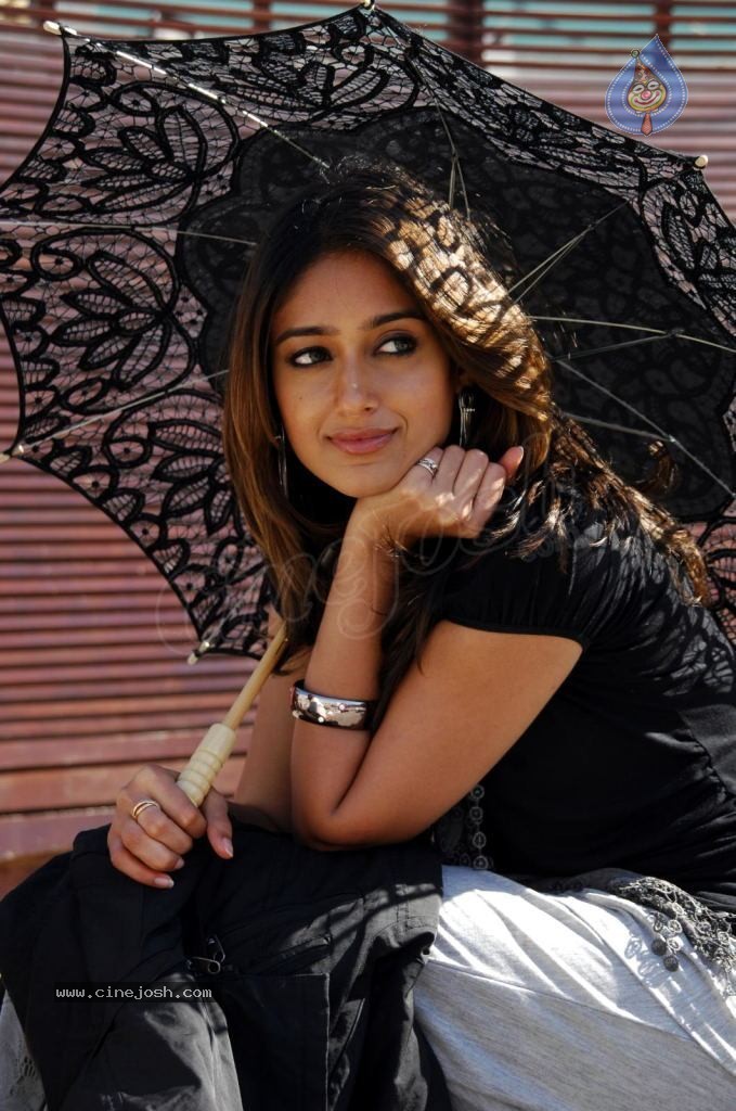 Ileana High Resolution Gallery - 10 / 74 photos