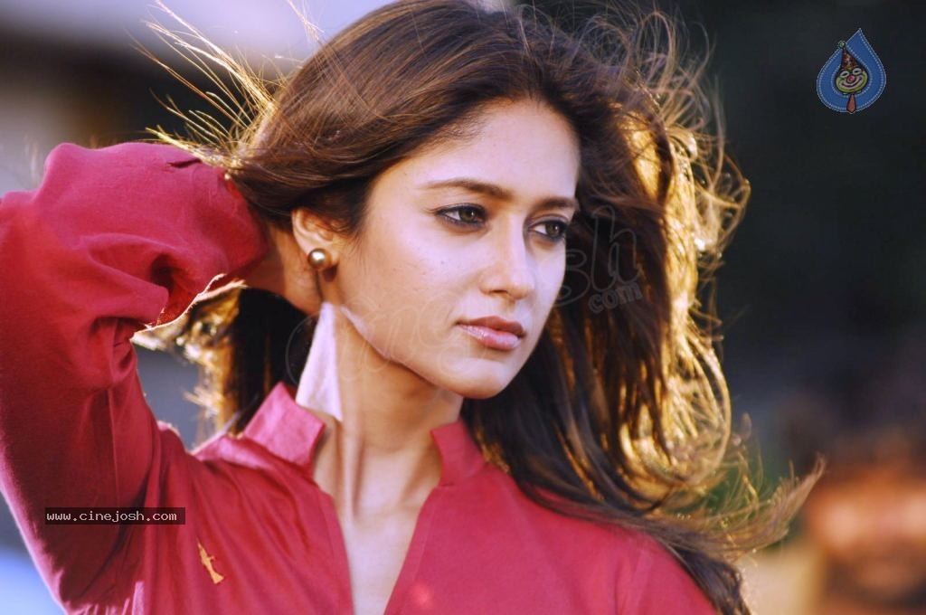 Ileana High Resolution Gallery - 47 / 74 photos